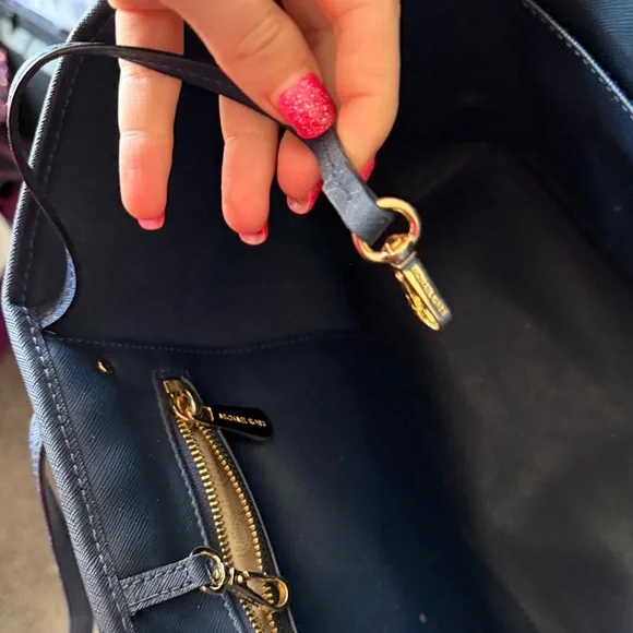 Michael Kors Jet Set Travel Tote Navy - Picture 11 of 16